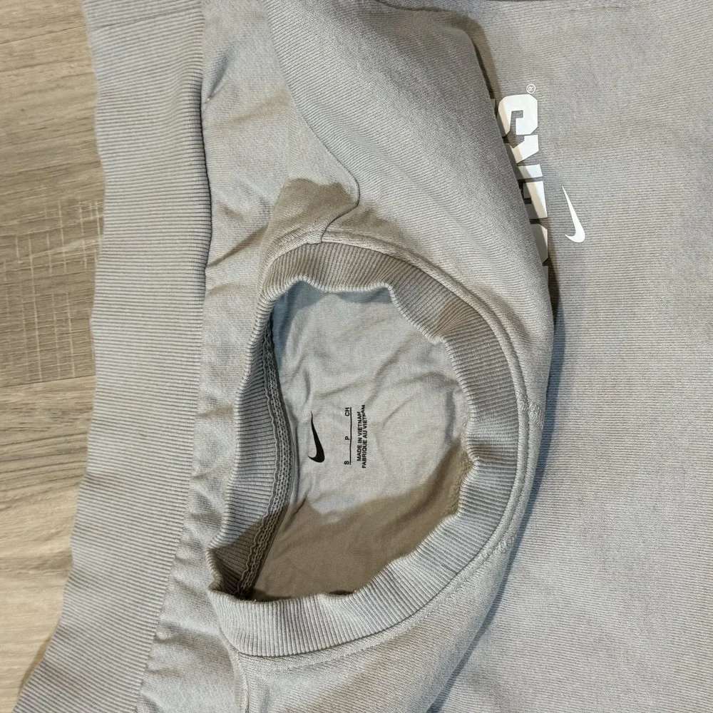 Nike Tigers Sweatshirt Size Small Gray  Side Pocket Zip Crewneck Long Sleeve